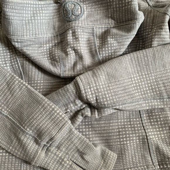 Lululemon scuba hoodie size 8 - Picture 4 of 5